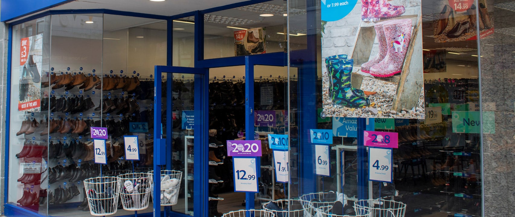 Shoe Zone It's a Stroll for Shoe Zone Peak Technologies